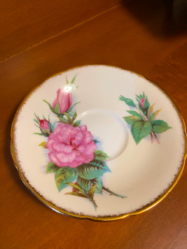 Paragon Tea Cup an Saucer England Bright Pink Large Cabbage Rose in Arts & Collectibles in Oshawa / Durham Region - Image 3