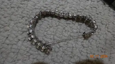 Jewellery Sherman marked bracelet,6inches long,safety chain, View more