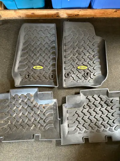 JEEP Wrangler JK(U) Bestop floor mats for 2009-2018. Great condition. Note; the rear mat was cut int...