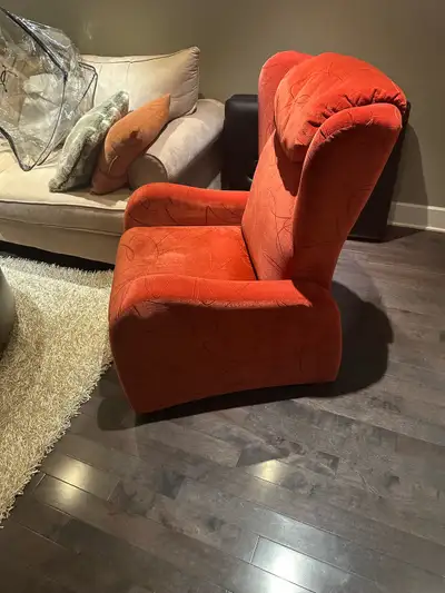 fauteuil design  en velour rouge, View more