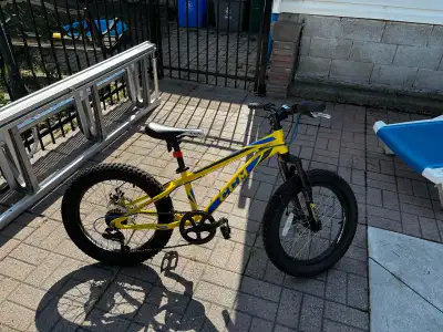 Kids CCM 7speed mountain bike , View more