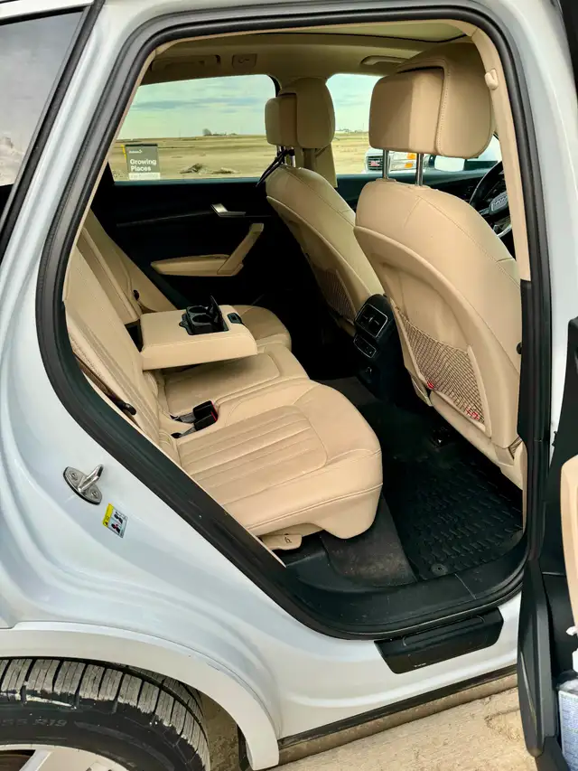 2018 Audi Q5 in Cars & Trucks in Calgary - Image 5