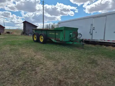 John deere spreader for repair or parts If interested call or text me at 403 304 4489