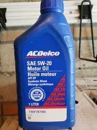 1L ACDelco 5W-20 Synthetic Blend Motor Oil for sale.