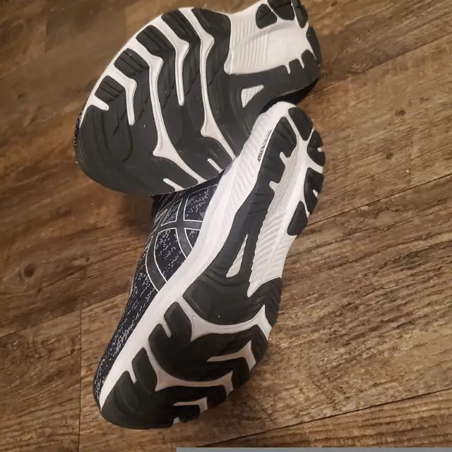 Brand New ASICS Gel Kayano 29 Ortholite Running Shoes in Men's Shoes in Barrie - Image 9