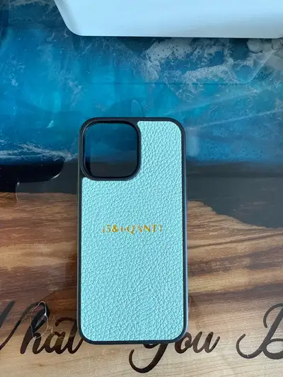 High quality new Swiss made (Lucrin) leather case. Perfect fit. Used a few days only. Printing words...