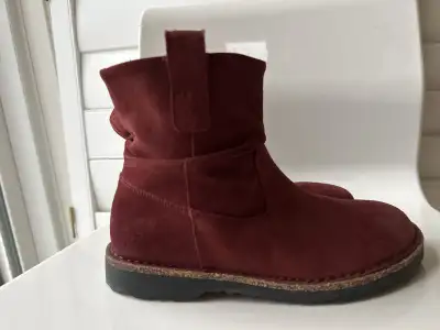 Birkenstock  woman ankle boot US7 021902, View more