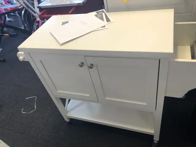Warehouse sale: cabinets, kitchen islands  in Multi-item in Markham / York Region - Image 6