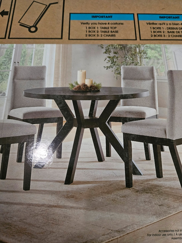 Table - Brand New in Dining Tables & Sets in Ottawa
