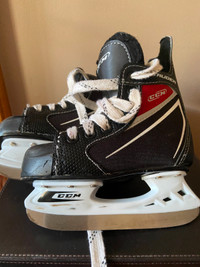 Kids Hockey Skates (size Youth 9J)
