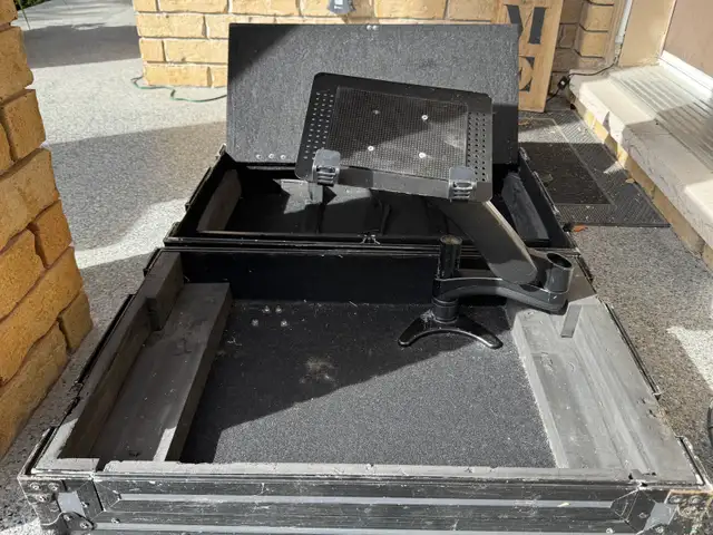 DJ Controller flight case in Performance & DJ Equipment in Ottawa - Image 2
