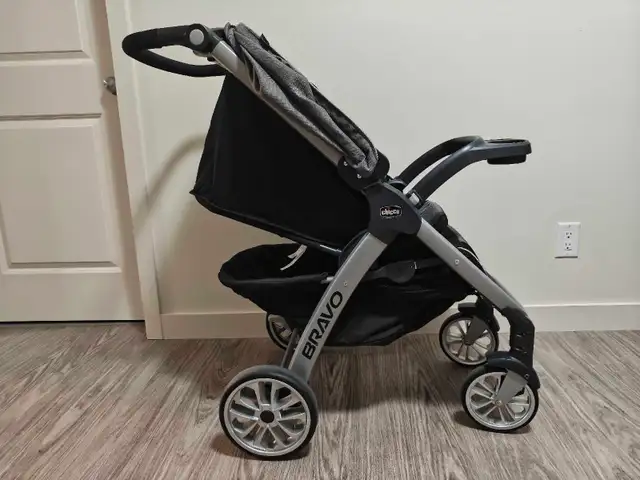 Chicco Bravo Quick-Fold Stroller576949659203031042