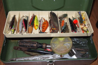 $150 Vintage 1950s Old Pal fishing tackle box fully loaded lures