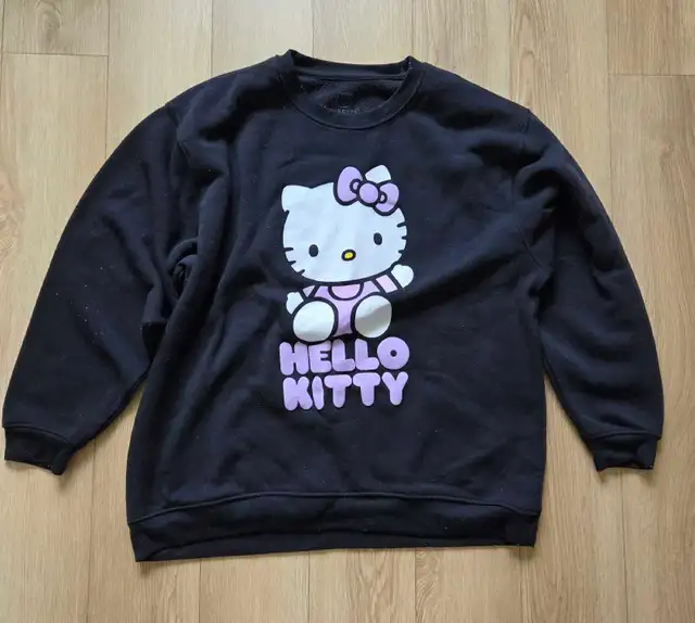 Hello Kitty Crewneck Sweatshirt XL in Women's - Tops & Outerwear in City of Halifax - Image 2