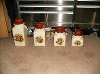 set Kitchen  canisters