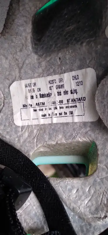 Bell bike helmet in Kids in Oshawa / Durham Region - Image 3