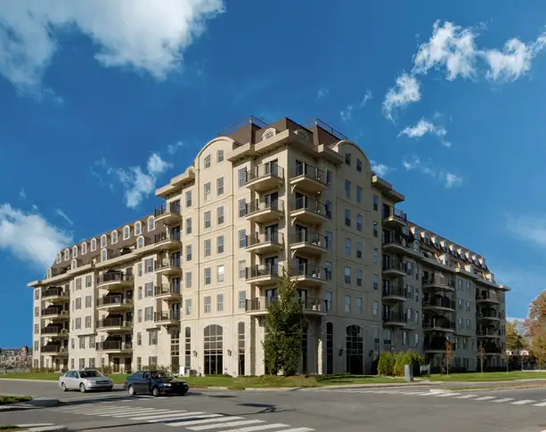 TRÈS GRAND CONDO À LOUER - 4 1/2 POUR LE 1E JUILLET 2026