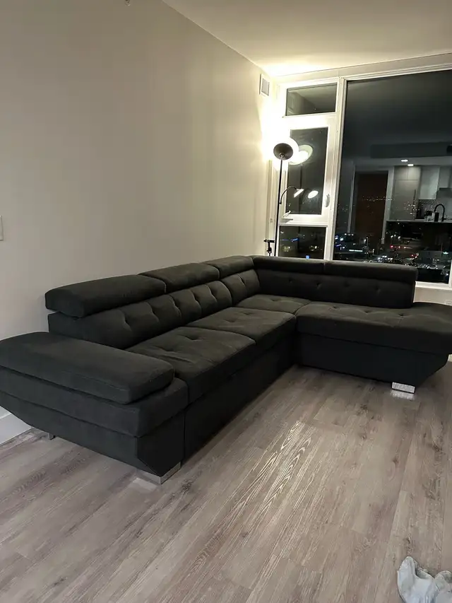 ✨ Premium Modular Pull-Out Sectional w/ Storage in Couches & Futons in Penticton - Image 2