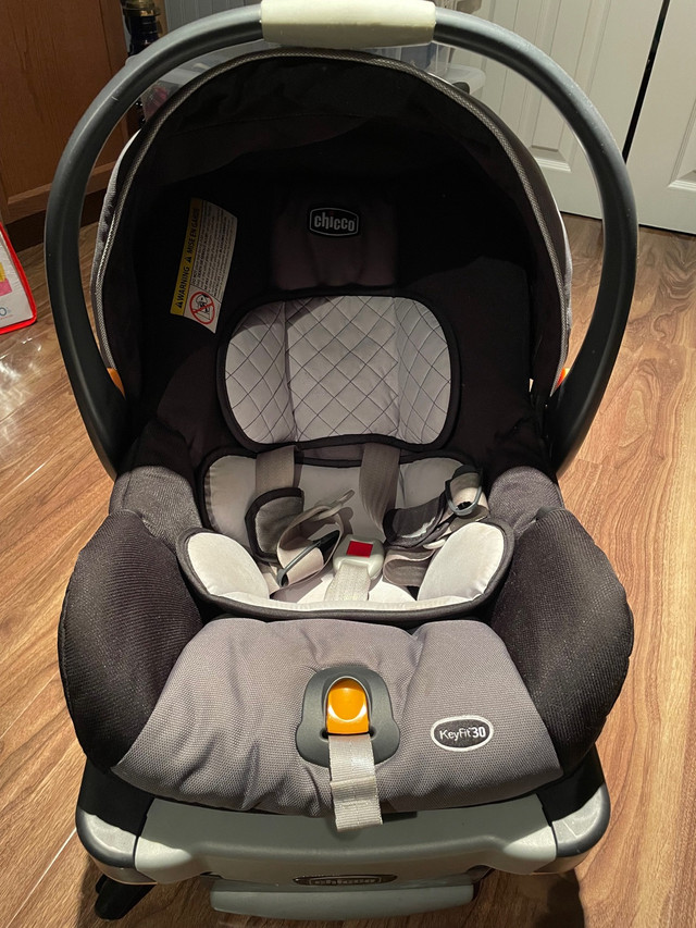 Siège auto bébé - Keyfit 30 chicco in Strollers, Carriers & Car Seats in Longueuil / South Shore