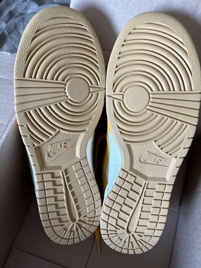New without box, Nike Dunk Low, men size 11.5 in Men's Shoes in Oshawa / Durham Region - Image 6