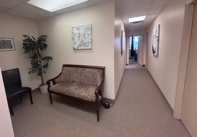 Quiet and convenient Psychotherapy office
