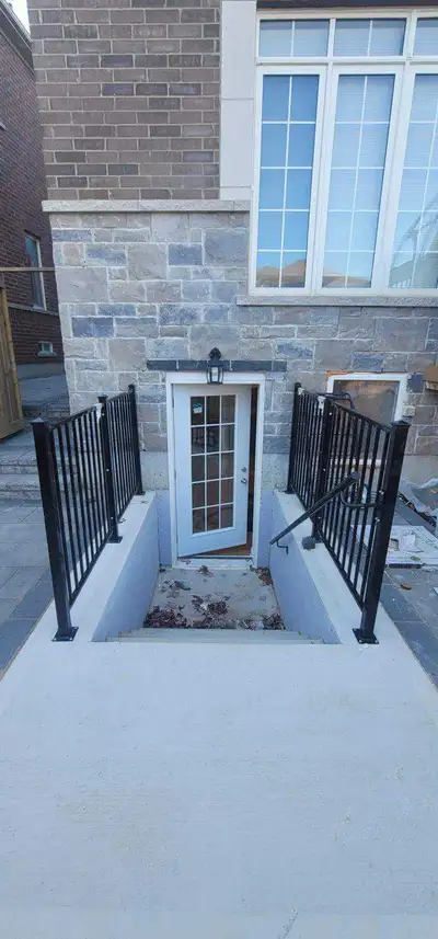 Markham (Greensborough Area) 2 bedroom, spacious basement apartment available from April 1, in Green...