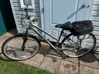 Vélo Hybride Supercycle Solaris 700C, 18 Vitesses, TOUT ÉQUIPÉ !, View more