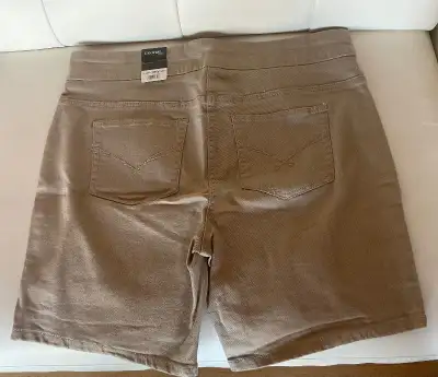 Ladies pull-on shorts (new with tags) size 18W, View more