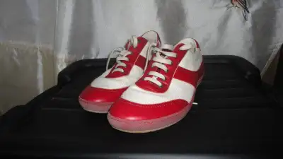 espadrilles de qualite et une paire de soulier.allez voir mes an, View more