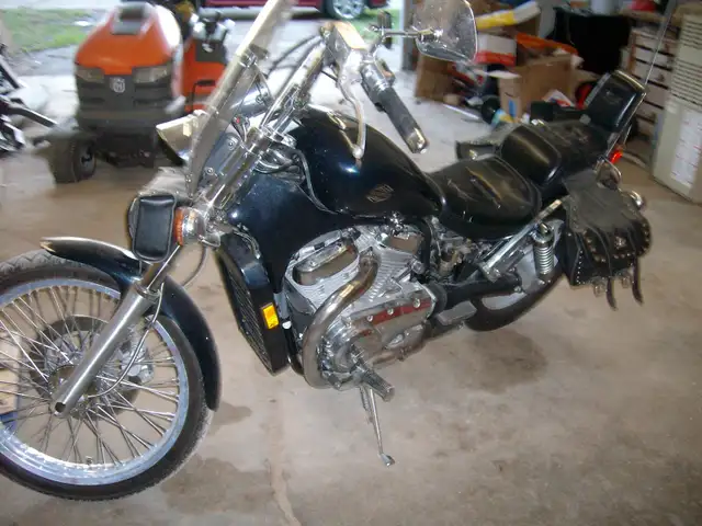 1998 suzuki intruder 800 in Street, Cruisers & Choppers in Calgary - Image 4