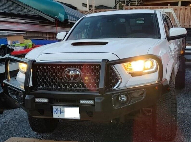 2016-2022 TOYOTA TACOMA FRONT STEEL BUMPER WITH 3  SKID PLATES in Auto Body Parts in Burnaby/New Westminster