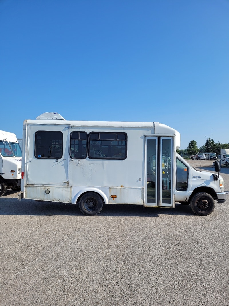 2008 Ford E350 Handicap Bus Cars & Trucks Kitchener / Waterloo Kijiji
