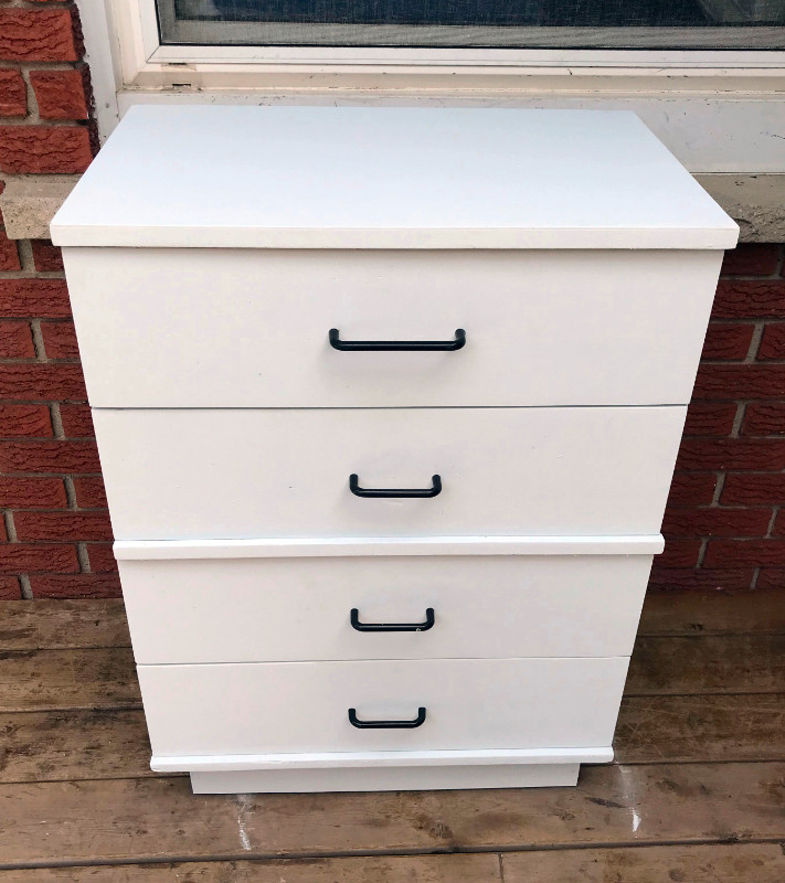 solid wood dresser with 4 drawers, freshly painted Dressers