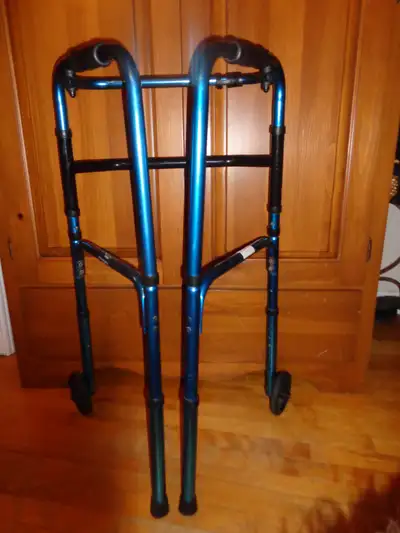 Lightweight and foldable. Nice blue metallic colour. Height adjustable from 31 to 37 inches tall. Pl...
