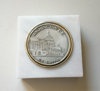 Vintage The US Capitol Washington D.C Silver Coin