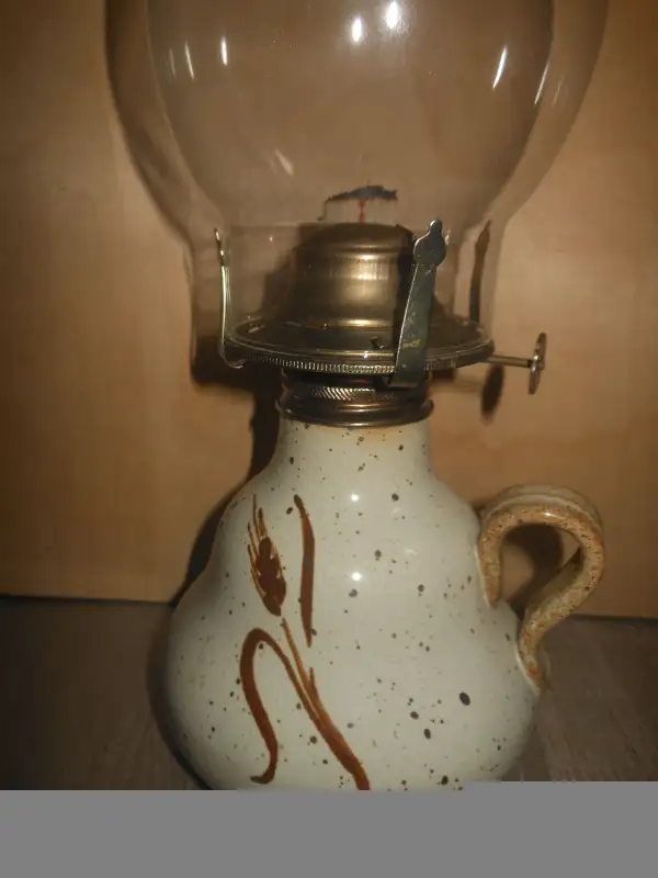 Oil lamp in Indoor Lighting & Fans in City of Montréal - Image 4