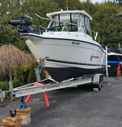 2001 seaswirl striper 2600 5.7 volvo penta gsi duo prop, 9.9 yamaha kicker, minnkota ulterra quest 7...