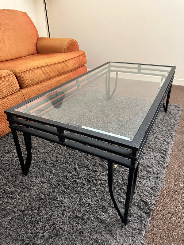 Glass Table 150$ in Coffee Tables in London
