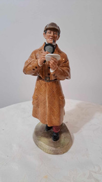 Royal Doulton Figurine 'The Detective' MINT CONDITION HN 2359