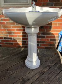 Pedestal Sink with Moen taps