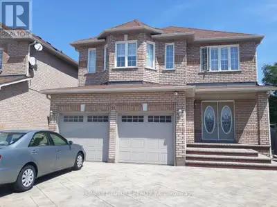 Beautiful 2 Bedroom Basement, Separate Entrance. Excellent Location (Markham & Steels) Bright Open C...