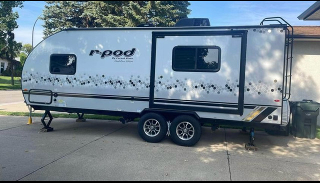 2022 Forest River R-Pod 2202 in Travel Trailers & Campers in Strathcona County