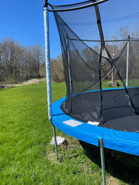 15’ Trampoline 