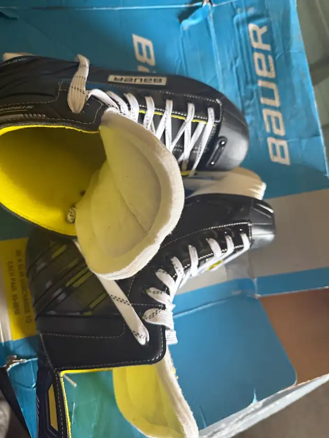 hockey skates supreme power a control strike skates 9 mens in Hockey in Winnipeg - Image 4