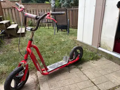 Vintage scooter 1990s scooter Mongoose scooter Kids scooter Kickstand included Rear brake 3 spoke ri...