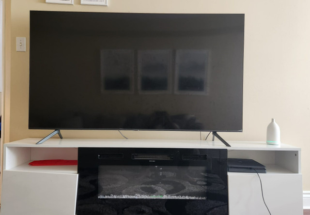 70 inches Samsung TV For Sale in TVs in Mississauga / Peel Region - Image 3