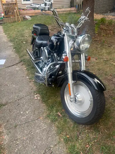 (Not buying any report to sell bike i no the scam )This 2004 Harley Davidson Fat Boy is a classic cr...