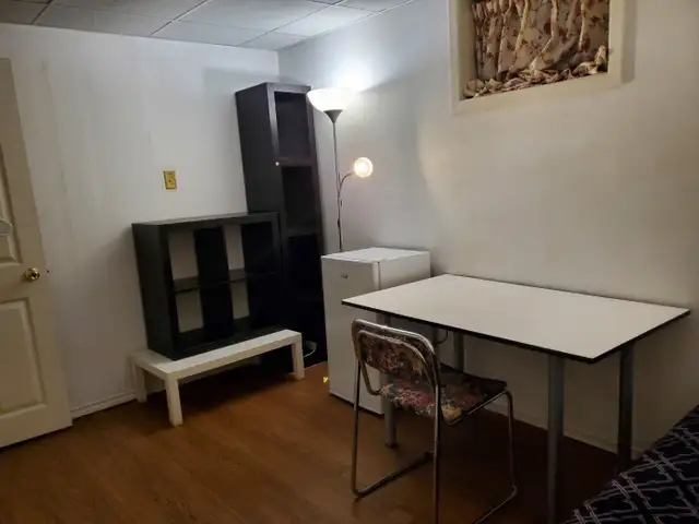 (한국인 환영) Private Basement Room for Rent – Bayview Village