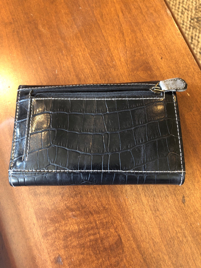 Wallet Prada  in Women's - Bags & Wallets in Ottawa - Image 2