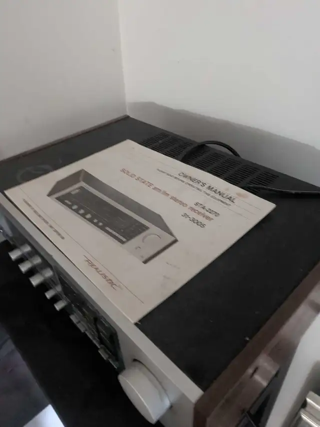 vintage stereo amplifier  in Stereo Systems & Home Theatre in City of Toronto - Image 4